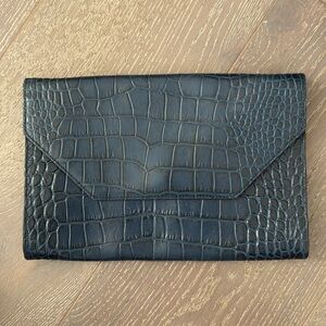 Halogen Croc Clutch